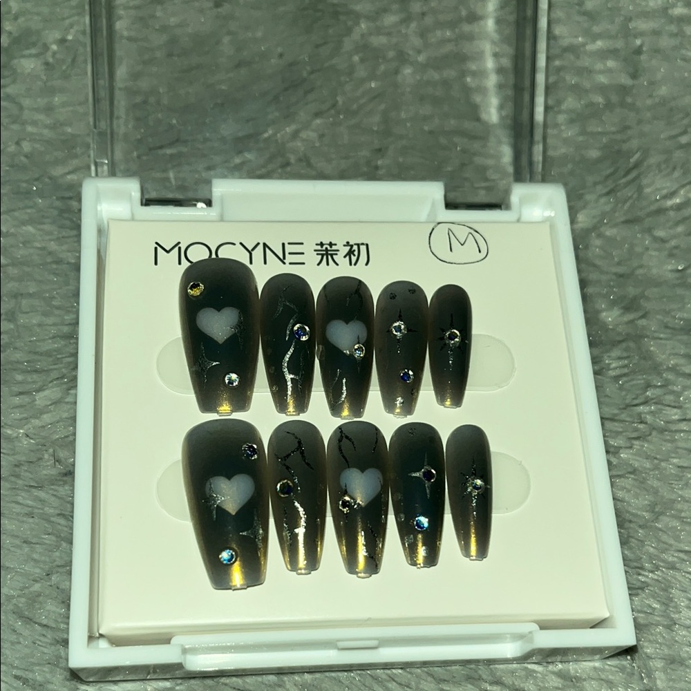 MOCYNE Black Ombre Heart Rhinestone Press-On Nails